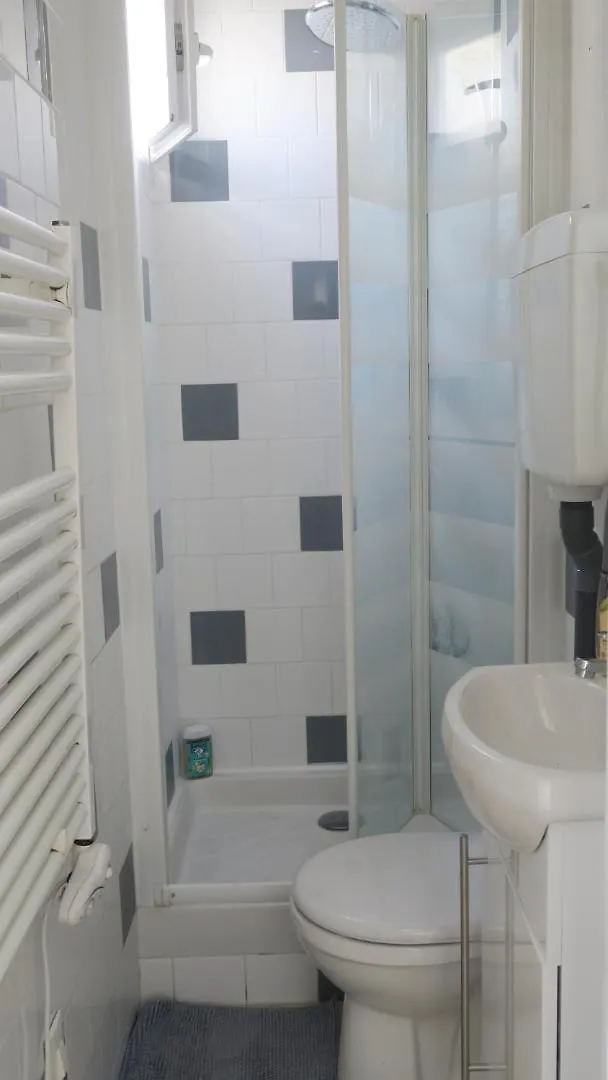 Quartier Sainte Marthe Paris 10 Apartment